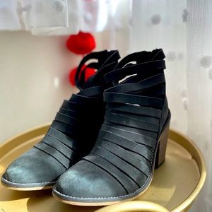 ✨✨✨Free People Ankle Boots ✨✨✨